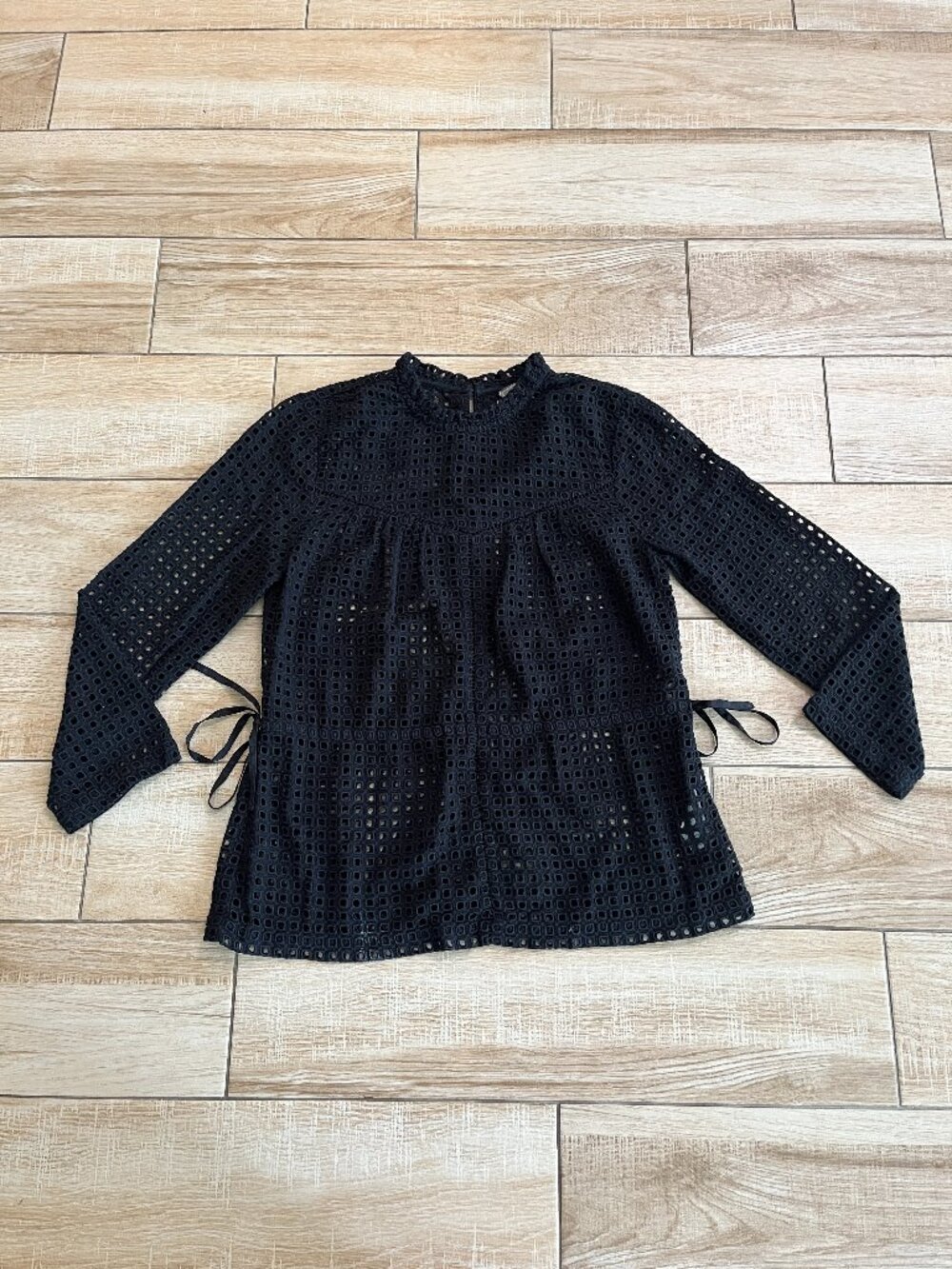 Womens Point Sur Black Eyelit Lace Blouse - 00